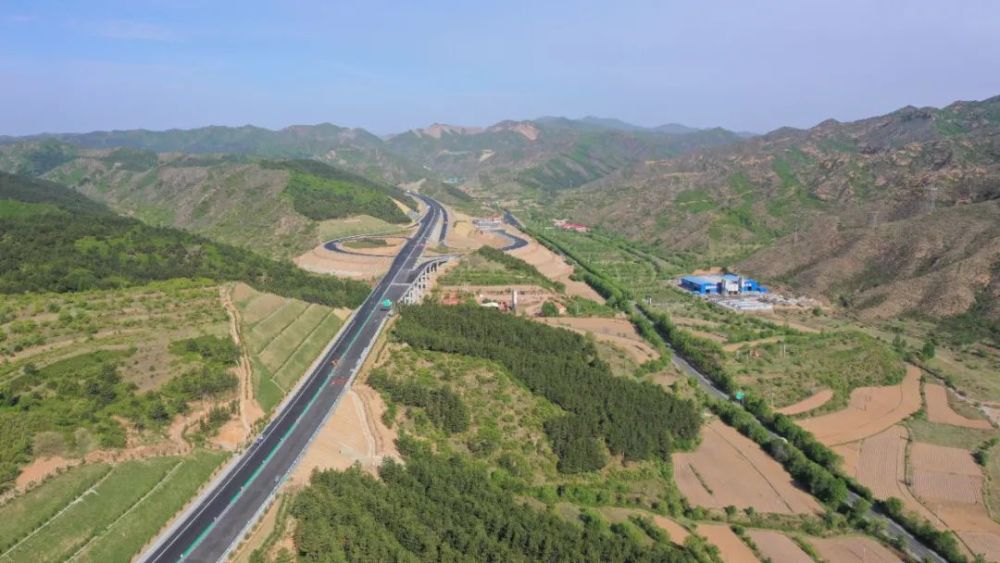 延中高速公路河北段選用上海勛飛高科技系列產(chǎn)品，確保道路安全(圖1)